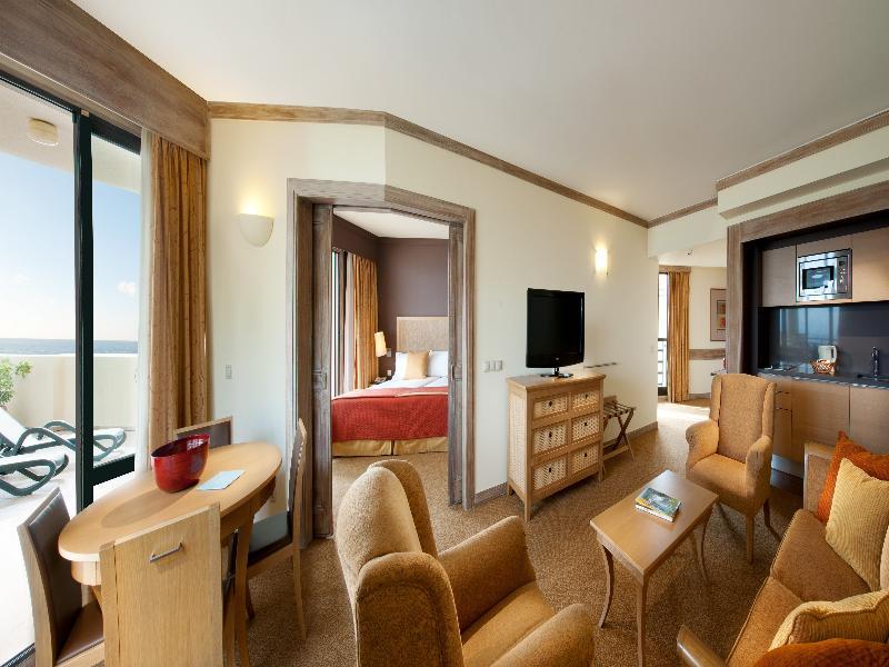 สวีท โฮเทล อีเดน มาร์ - ปอร์โตเบย์ Aparthotel ฟุงชาล ภายนอก รูปภาพ